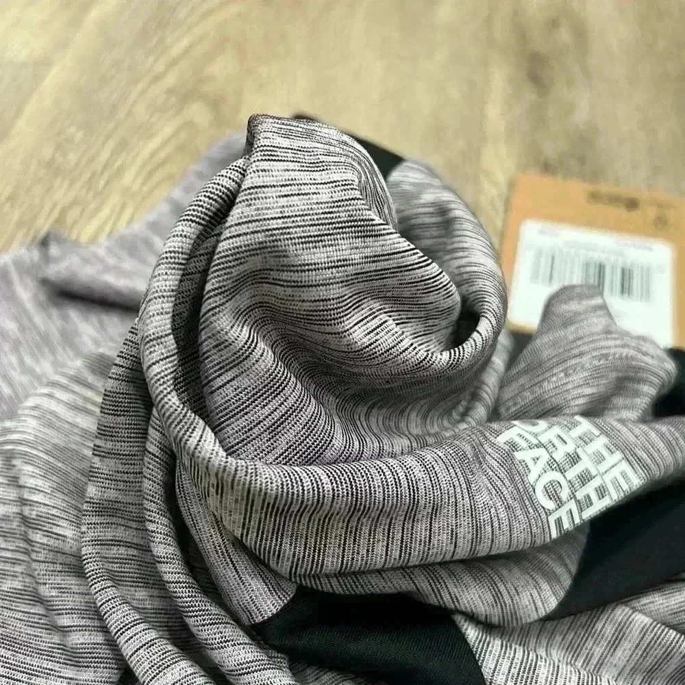 The North Face Women’s Long Sleeve Top, Small - Picture 8 of 8